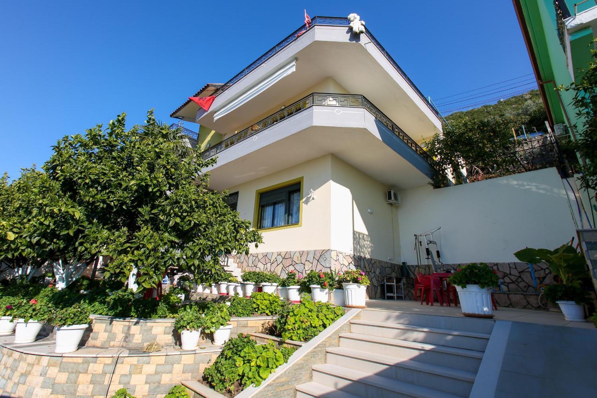 Villa Meminaj Vlorë エクステリア 写真